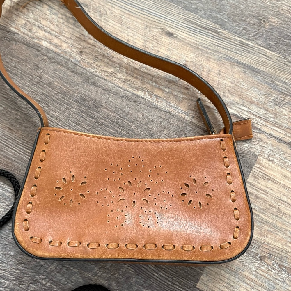 Purses - Picture 3 of 9